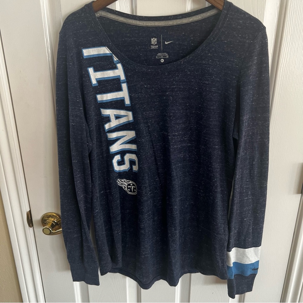 Nike NFL Tennesee Titans Womens scoop neck Heathered Blue Team Apparel Shirt. XL